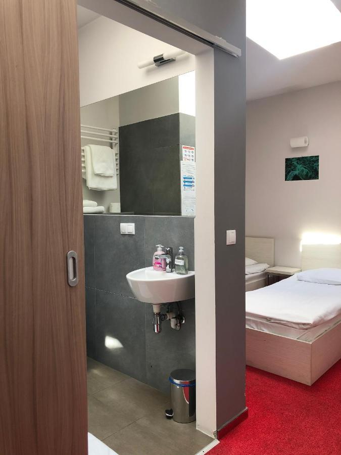 Hostel Promenada Rzeszów Esterno foto