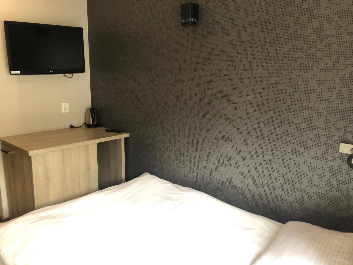 Hostel Promenada Rzeszów Esterno foto