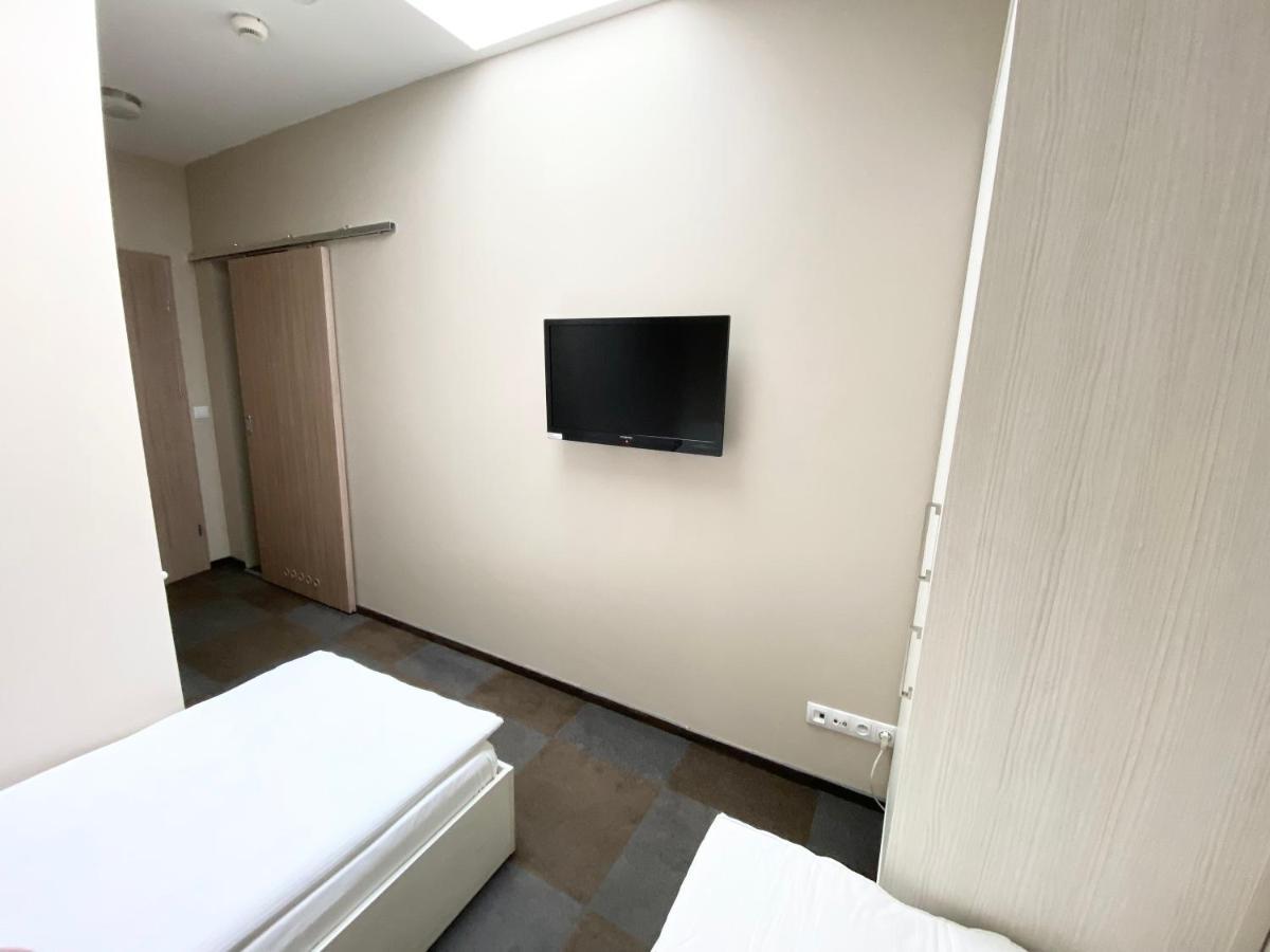 Hostel Promenada Rzeszów Esterno foto