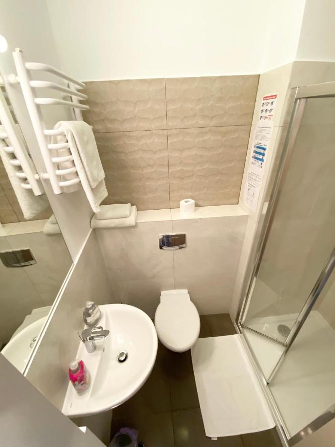Hostel Promenada Rzeszów Esterno foto